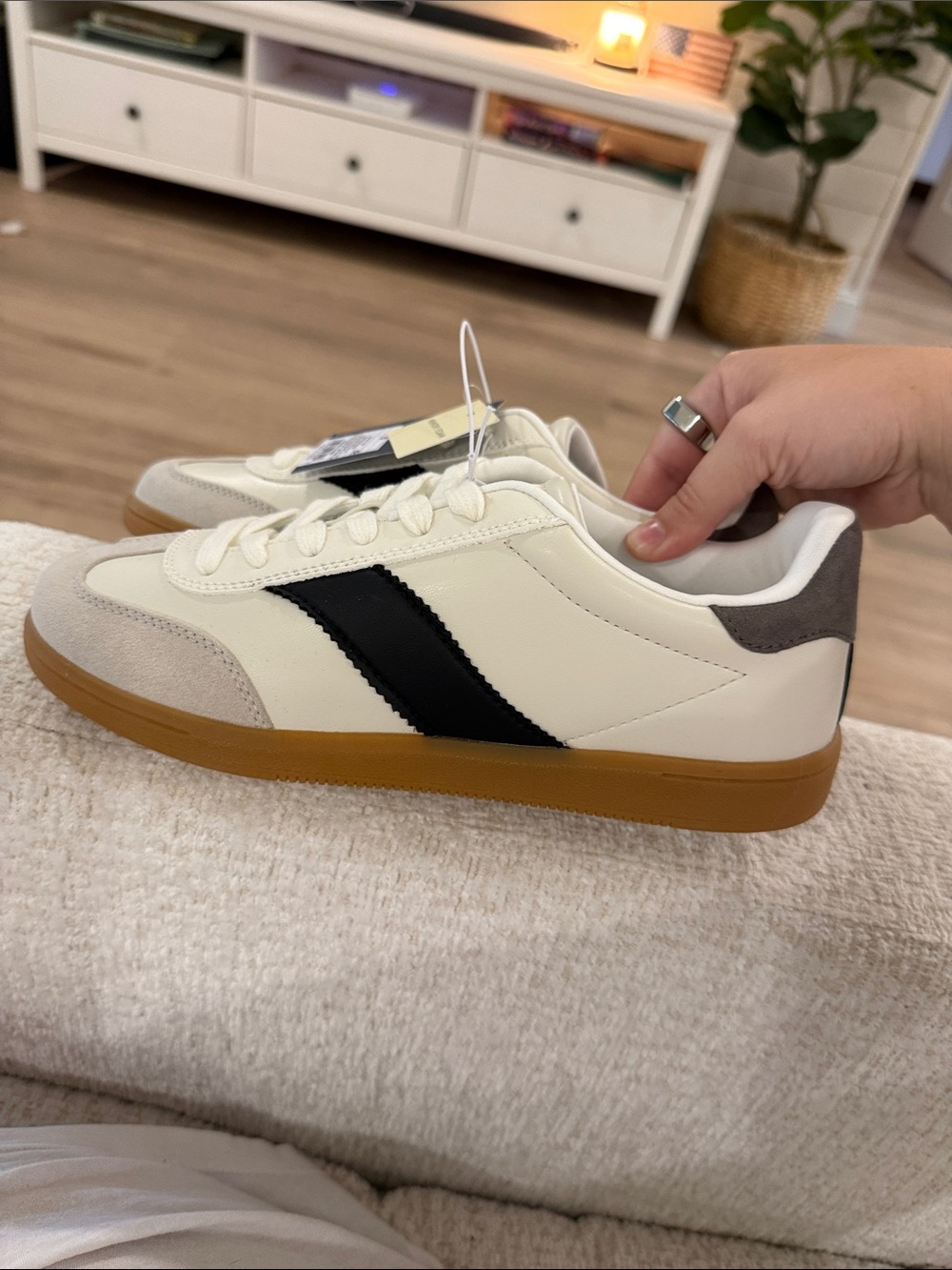 Universal Thread Cream Sneakers with Black Stripe and Gum Sole